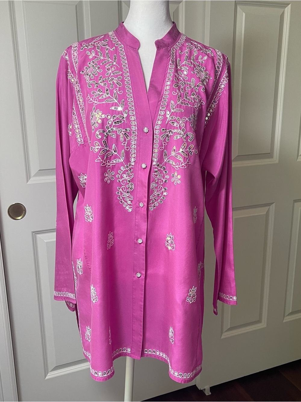 GO Silk 100% Silk Tunic Blouse Mandarin V-Neck Button Down Sequins Embroidered - Picture 3 of 16